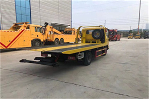 九棵树非事故拖车