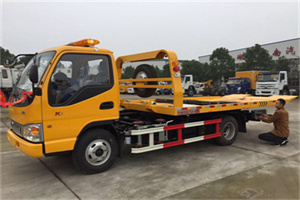 九棵树哪里有拖车服务